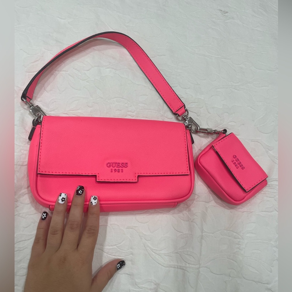 Wmns GUESS hot pink purse USED